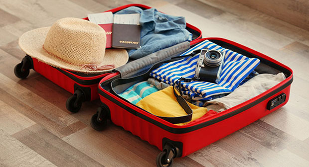 لباس‌ها را قبل از قرار دادن در چمدان، بررسی کنید