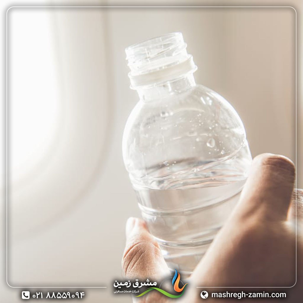 در سفرهای هوایی نوشیدن آب را فراموش نکنید