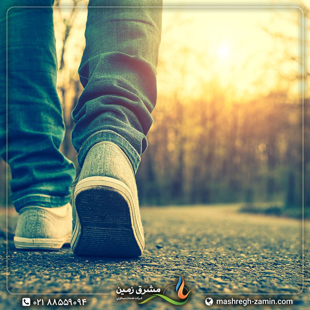 برای جلوگیری از مشکلات گوارشی در طول سفر، هنگام بیدار شدن از خواب، قدم بزنید.