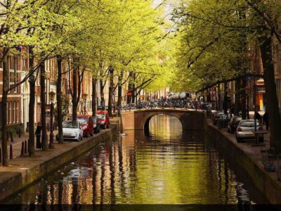 هلند، گشت و گذار در کانال‌های آمستردام